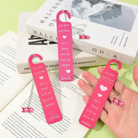 Mignon rose BF signet XOXO coeur pendentif romantique porte-page en métal cadeau de livre pour son saint valentin lecture livres Accessori