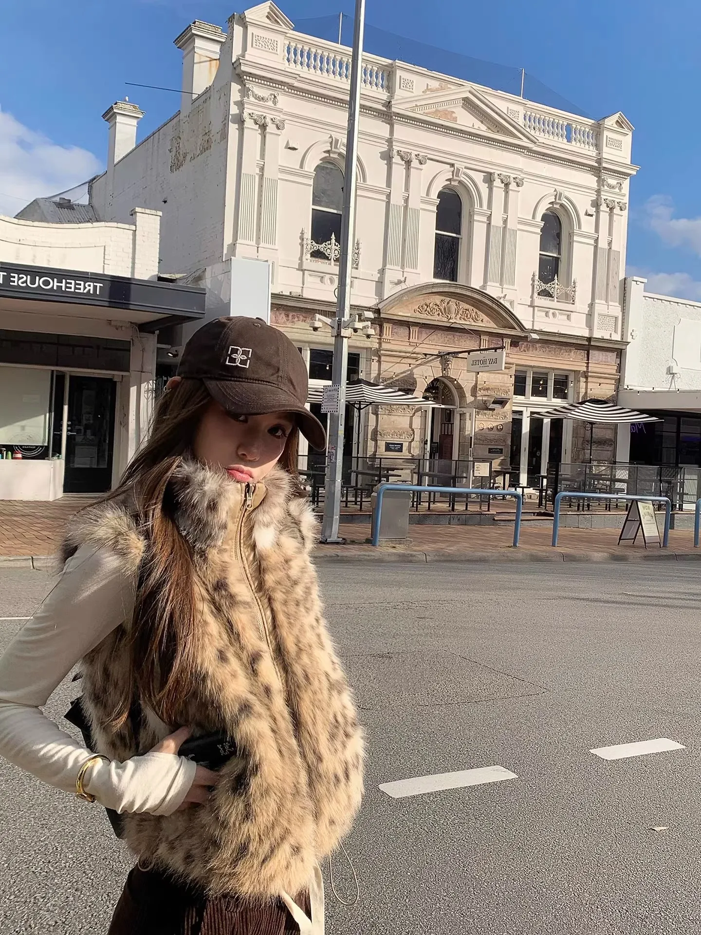 Faionable Two-Sided Wear Leopard Print Plu Vest Women's Autumn Winter New Sle Aosphere Sense Eco-Friendly Fur Coat
Faionable Two-Sided Wear Leopard Print Plu Vest Women's Autumn Winter New Sle Aosphere Sense Eco-Friendly Fur Coat