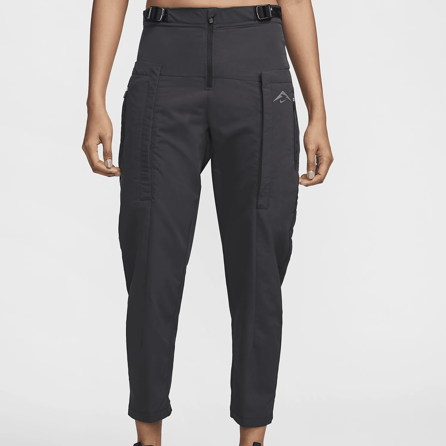 Оригинальные женские брюки для бега по пересеченной местности средней посадки Nike Trail Repel FV6372-010
Оригинальные женские брюки для бега по пересеченной местности средней посадки Nike Trail Repel FV6372-010