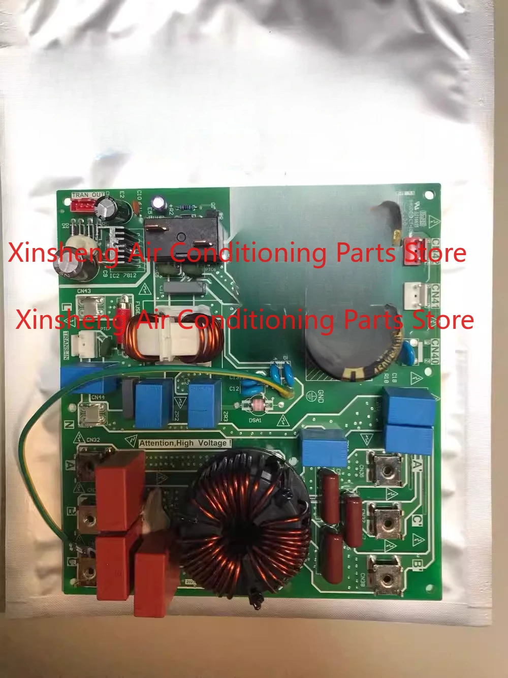 Suitable for Midea central air conditioner V-cop450 multi-line MDV-500W/DSN1-880 (G). Power board filter board
Suitable for Midea central air conditioner V-cop450 multi-line MDV-500W/DSN1-880 (G). Power board filter board