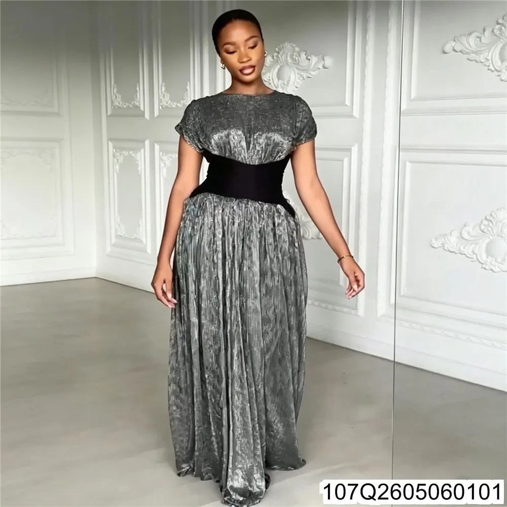 2026 Sleeveless Long African Women's Dress with A Pleated Waist and A Retro Black Design That Slimming The Figure 107Q26050601
2026 Sleeveless Long African Women's Dress with A Pleated Waist and A Retro Black Design That Slimming The Figure 107Q26050601
