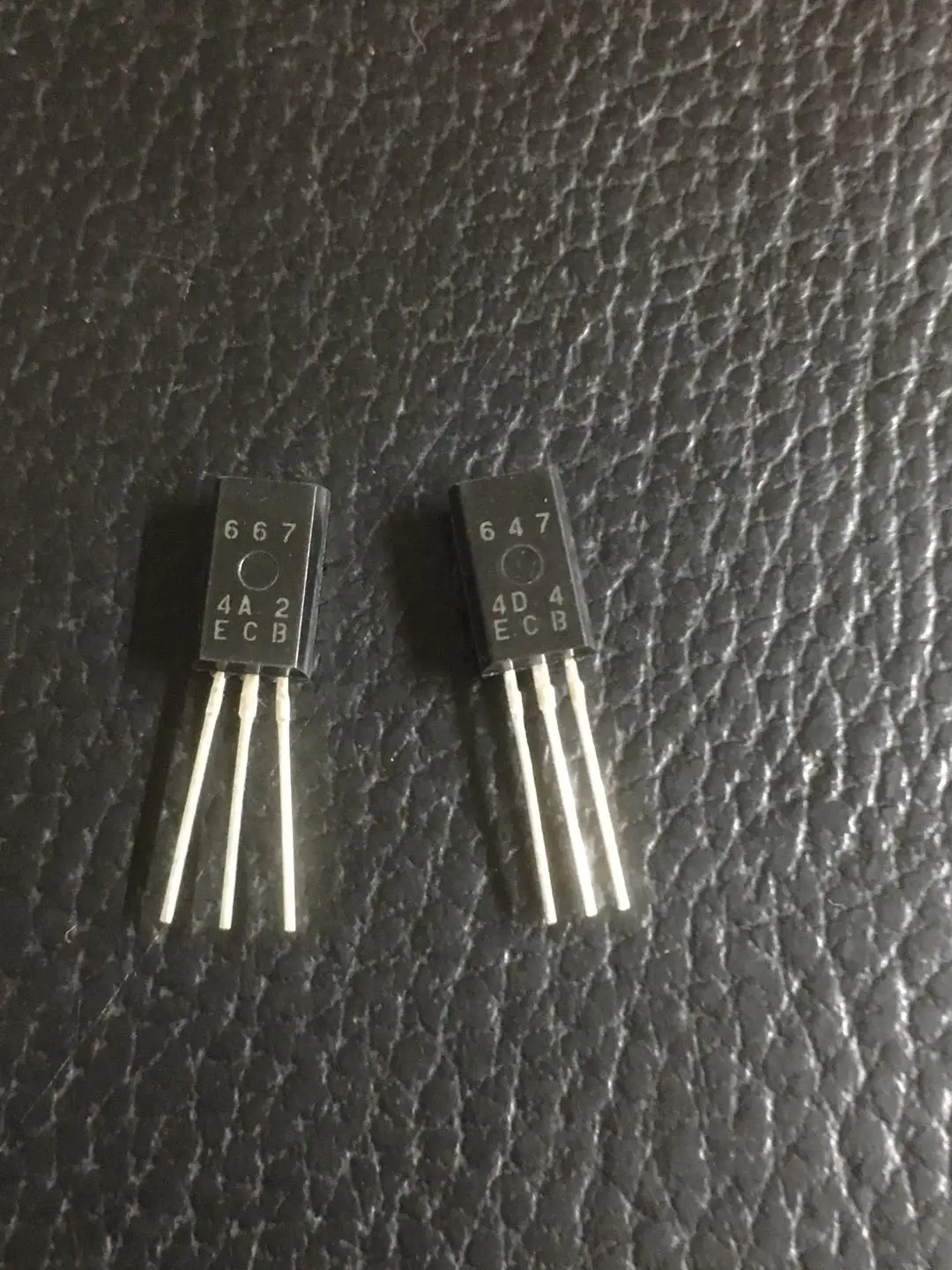 Горячая Распродажа, 10 пар/20 пар, аудиопарная трубка 2SB647AC 2SD667AC B647/D667, оригинальная аудиотрубка Hitachi малой мощности, бесплатная доставка
Горячая Распродажа, 10 пар/20 пар, аудиопарная трубка 2SB647AC 2SD667AC B647/D667, оригинальная аудиотрубка Hitachi малой мощности, бесплатная доставка