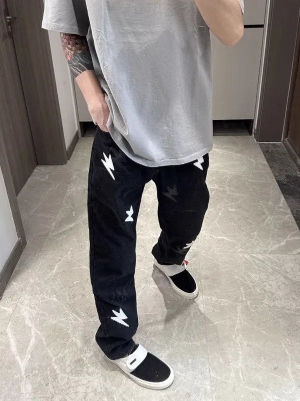 Мужские джинсы свободного кроя в американском стиле, винтажный дизайн, прямые брюки, осенняя коллекция, молодежная мода
Мужские джинсы свободного кроя в американском стиле, винтажный дизайн, прямые брюки, осенняя коллекция, молодежная мода