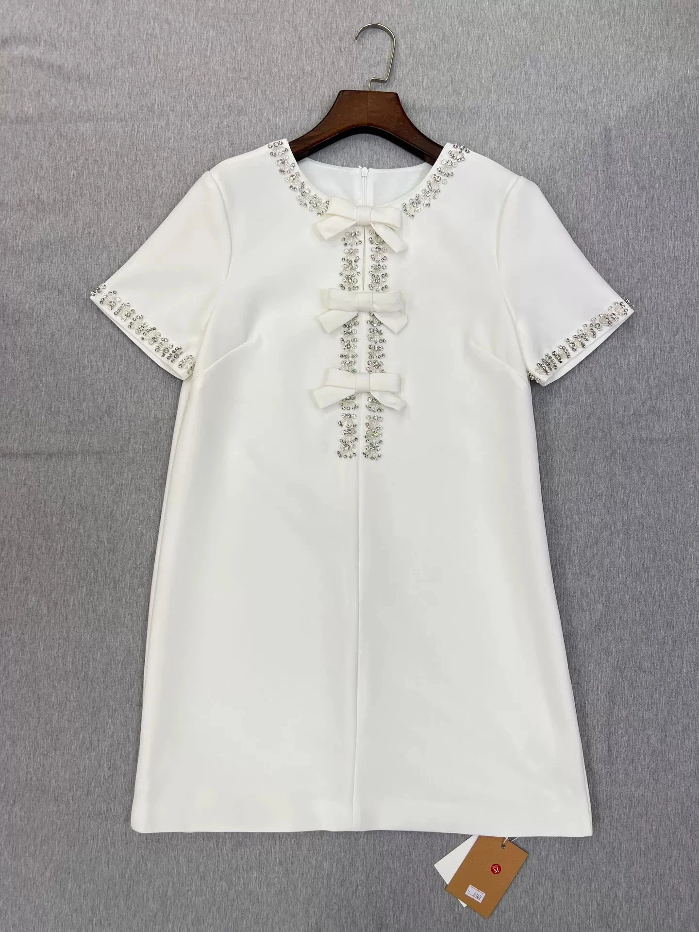 2025 early new style heavy-duty custom-made bow elegant classic intellectual loose short-sleeved dress-GZXX100
2025 early new style heavy-duty custom-made bow elegant classic intellectual loose short-sleeved dress-GZXX100