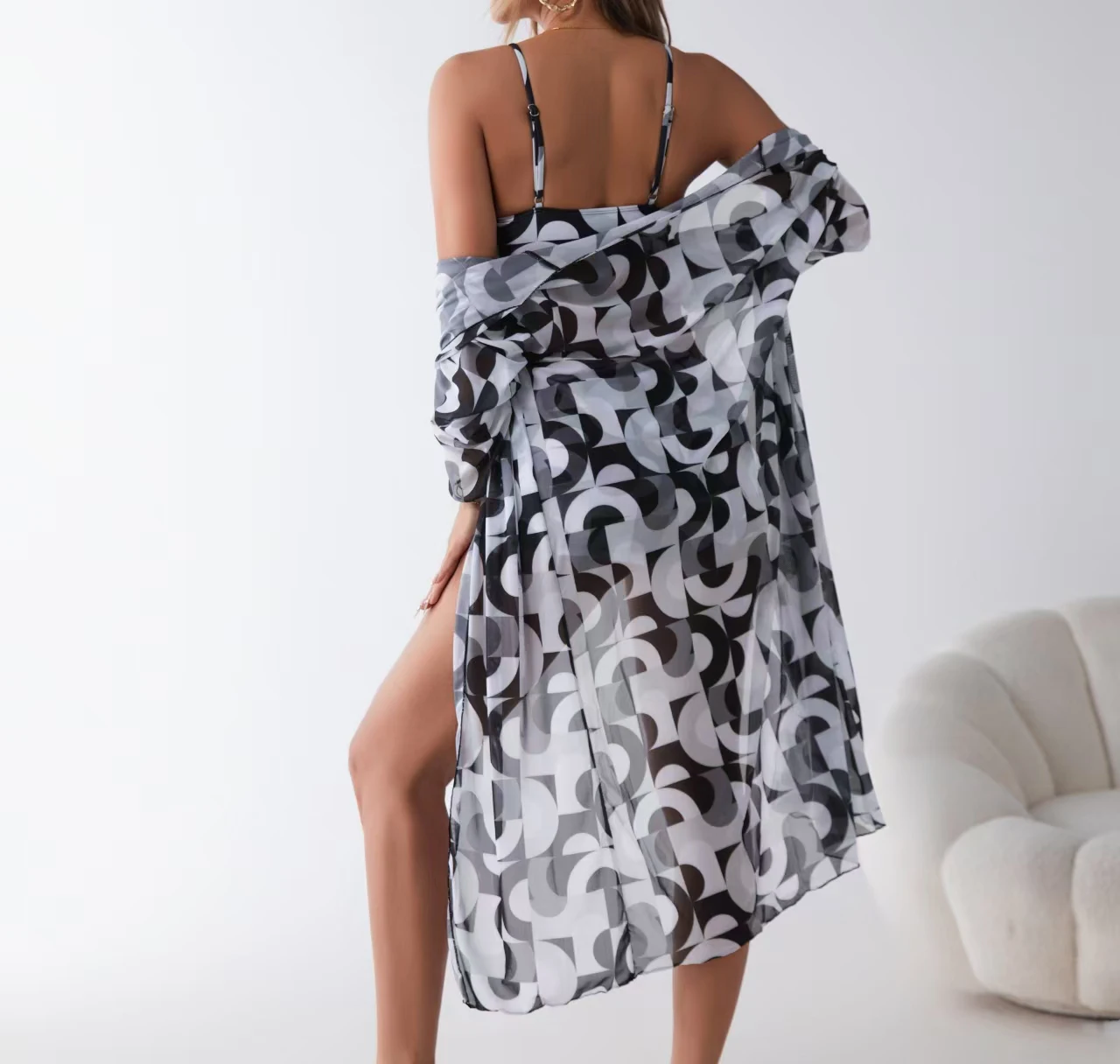 Three piece geometric printed swimsuit with drawstring gathered bikini+flat corner shorts+sun protection cover up to hide flesh
Three piece geometric printed swimsuit with drawstring gathered bikini+flat corner shorts+sun protection cover up to hide flesh
