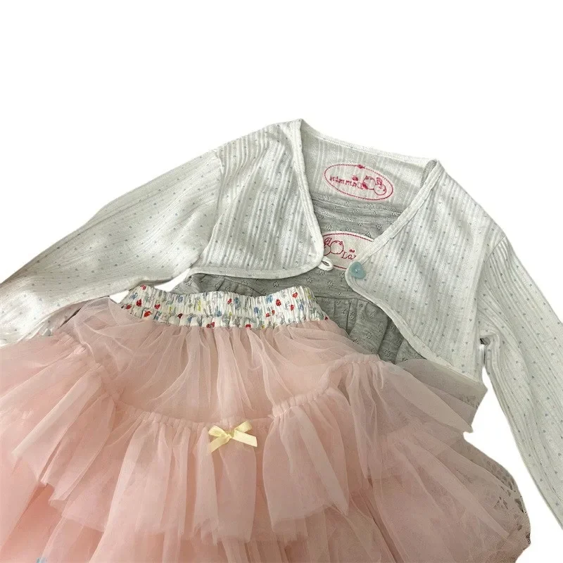 Children's Clothing 2025 New Autumn Girls' Knitted Cardigan Children's Stylish Camisole Mesh Half Skirt Three Piece Set
Children's Clothing 2025 New Autumn Girls' Knitted Cardigan Children's Stylish Camisole Mesh Half Skirt Three Piece Set