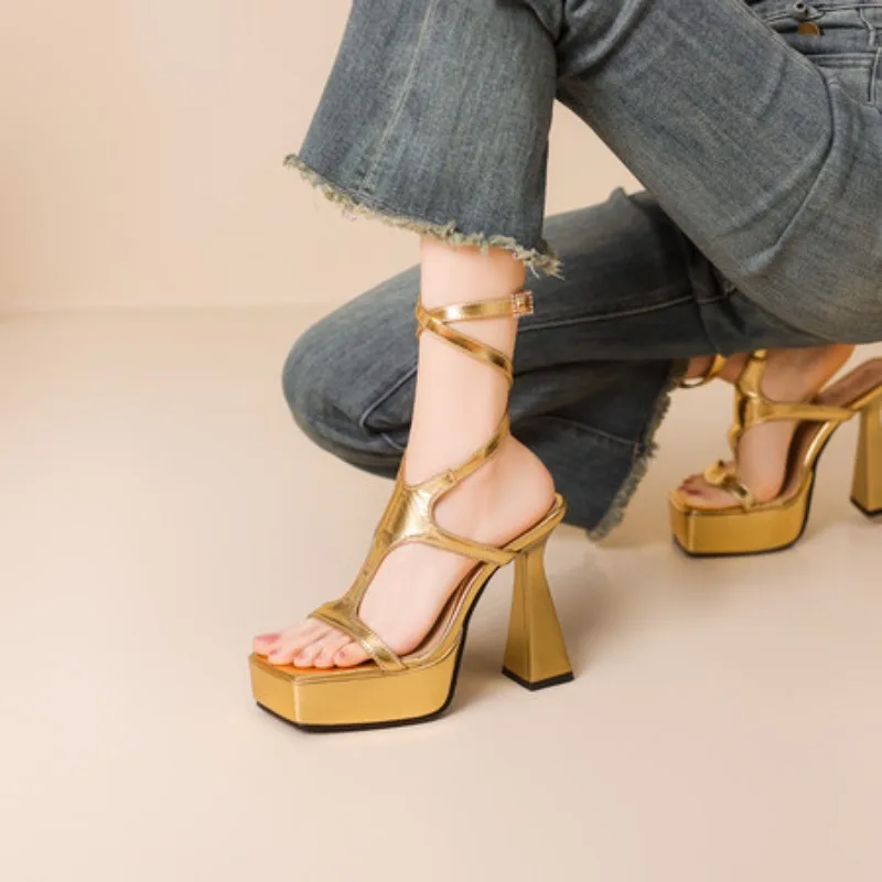 Thick High Heels Women's Slippers Platform Summer Mules Shoes Ladies Sandals Sexy Gold Silver Party Shoes Large Size 43 
Thick High Heels Women's Slippers Platform Summer Mules Shoes Ladies Sandals Sexy Gold Silver Party Shoes Large Size 43