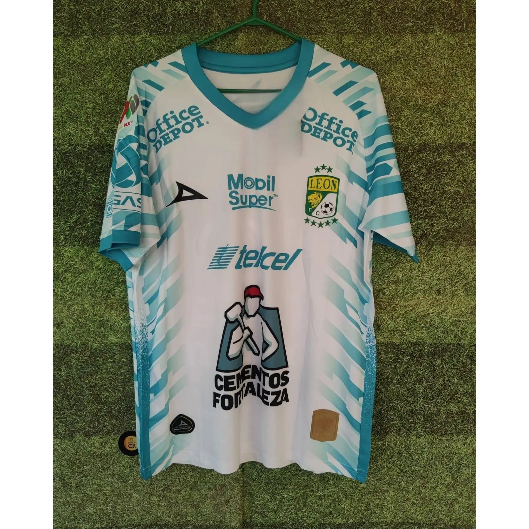 25 Retro New Men's Football T-Shirt Football Shirt Away Leon Football Club Short Sleeve Summer Children's Breathable King Size
25 Retro New Men's Football T-Shirt Football Shirt Away Leon Football Club Short Sleeve Summer Children's Breathable King Size