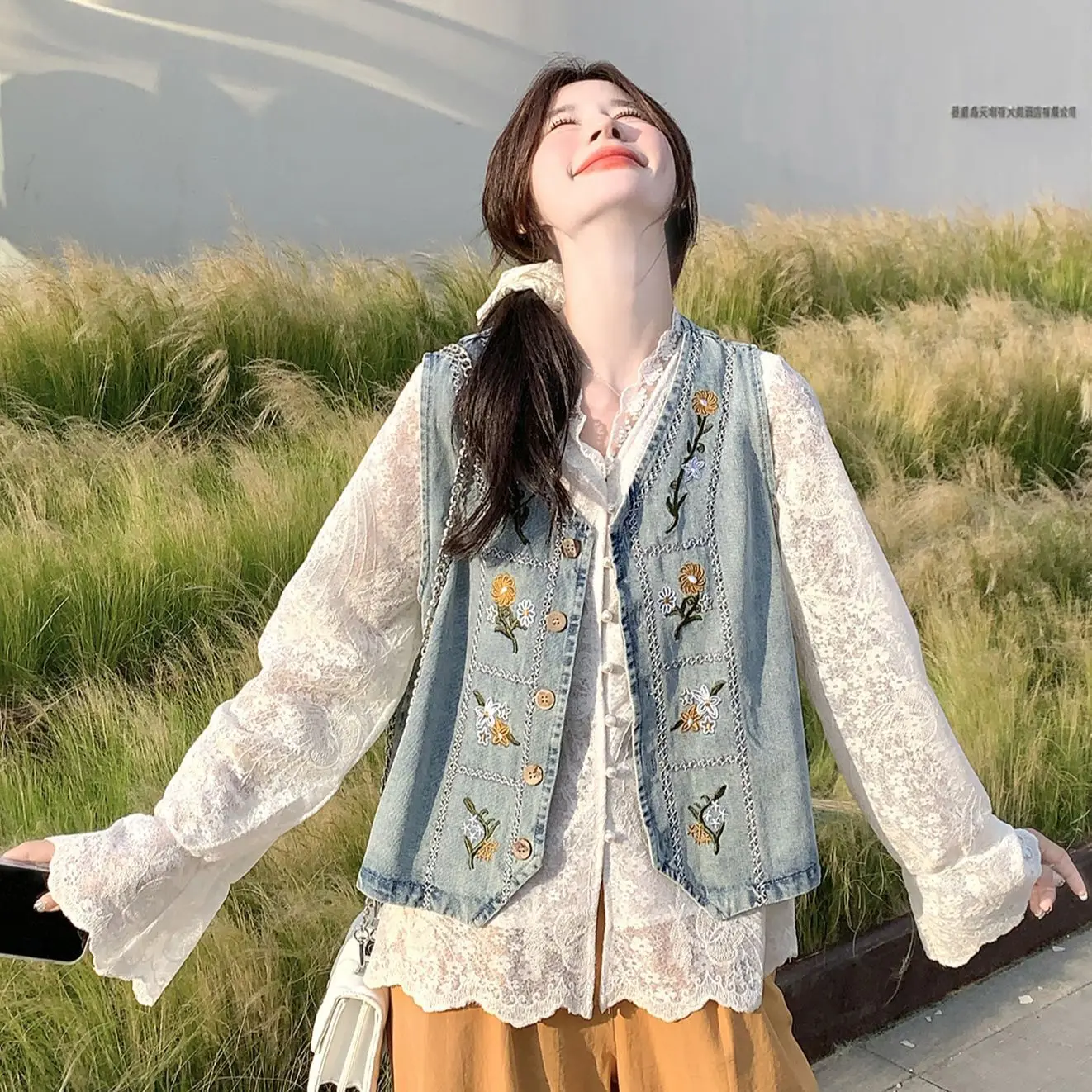 French Embroidery Denim Vest Lace Jacquard Shirt 2026 New Women's Vest And Shirt Set Korean Style Exquisite Sweet Two-piece Set
French Embroidery Denim Vest Lace Jacquard Shirt 2026 New Women's Vest And Shirt Set Korean Style Exquisite Sweet Two-piece Set