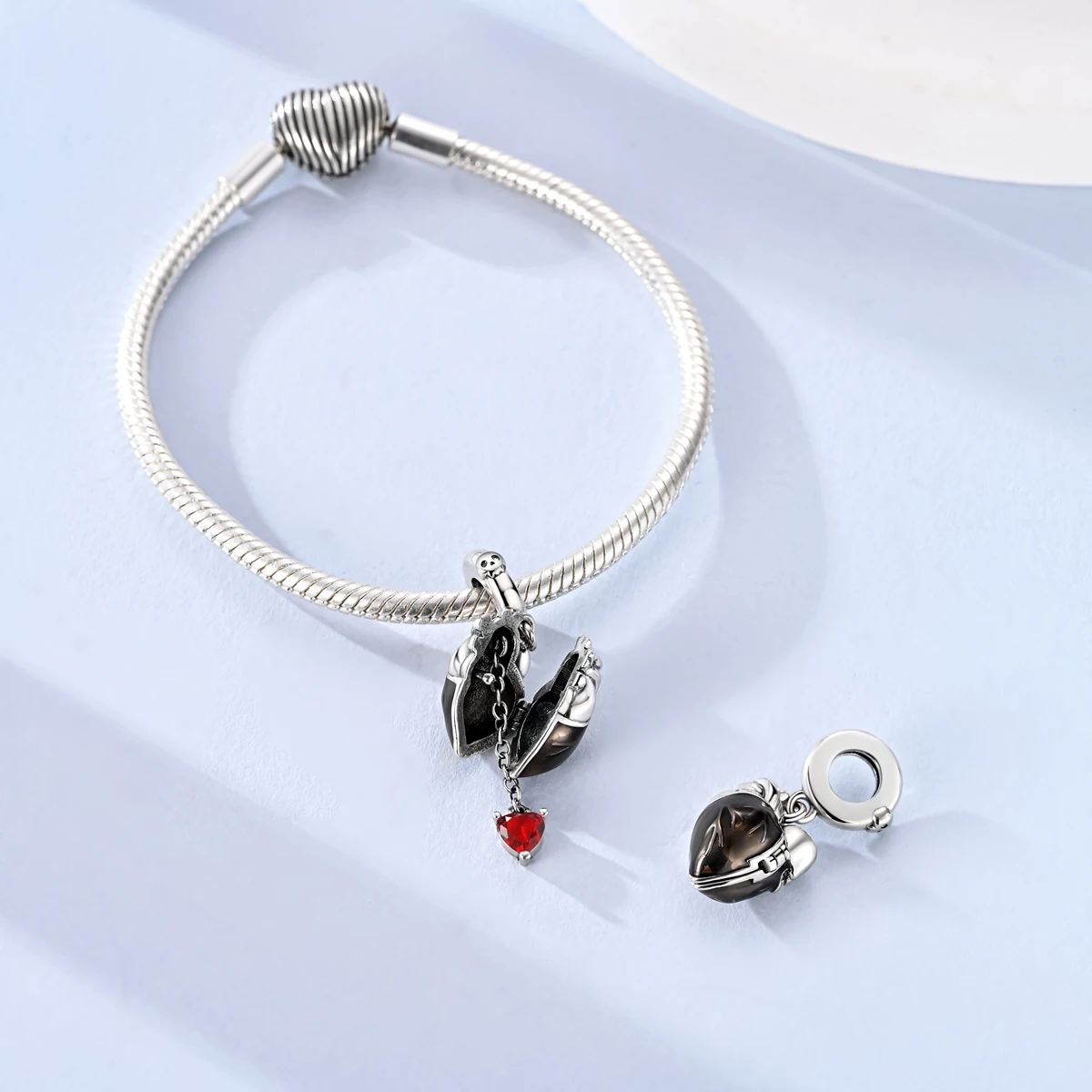 925 Sterling Silver Can Open And Close The Heart Charms Pendant For Women Fit Original Bracelet DIY Birthday Party Jewelry Gifts
925 Sterling Silver Can Open And Close The Heart Charms Pendant For Women Fit Original Bracelet DIY Birthday Party Jewelry Gifts