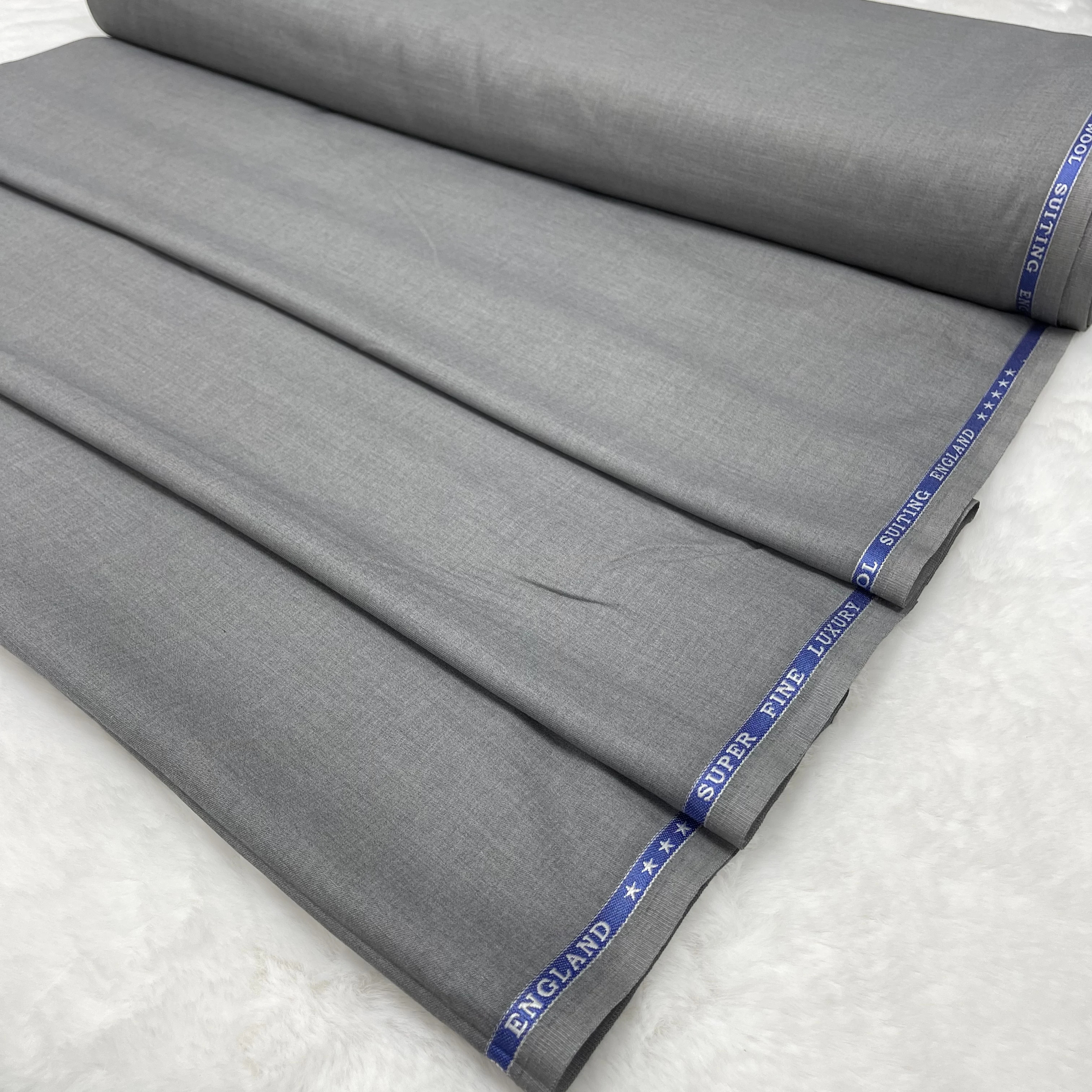 African Soft TR Men Fabric TR Material Cashmere Cloth Luxury 5 Yards with High Quality Men Material for Man Garment
African Soft TR Men Fabric TR Material Cashmere Cloth Luxury 5 Yards with High Quality Men Material for Man Garment