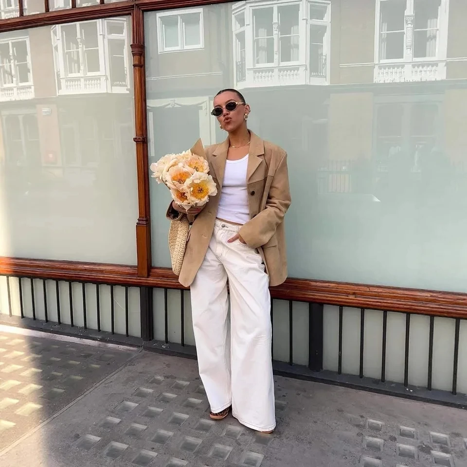 2025 New Khaki Color Turn Down Collar Suede Suit Double Breasted Multi Pocket Casual Versatile Temperament Women Wear
2025 New Khaki Color Turn Down Collar Suede Suit Double Breasted Multi Pocket Casual Versatile Temperament Women Wear