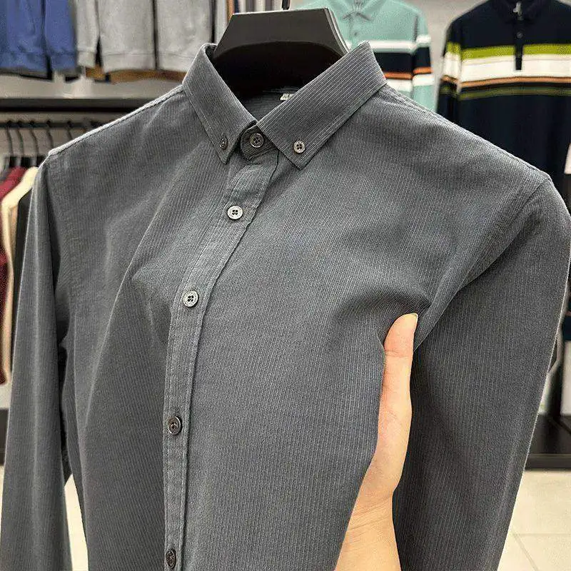 Мужская рабочая куртка свободного кроя в стиле ретро из вельвета с декоративными элементами, длинными рукавами, повседневным воротником, из полиэфирного волокна, для весны и осени
Мужская рабочая куртка свободного кроя в стиле ретро из вельвета с декоративными элементами, длинными рукавами, повседневным воротником, из полиэфирного волокна, для весны и осени