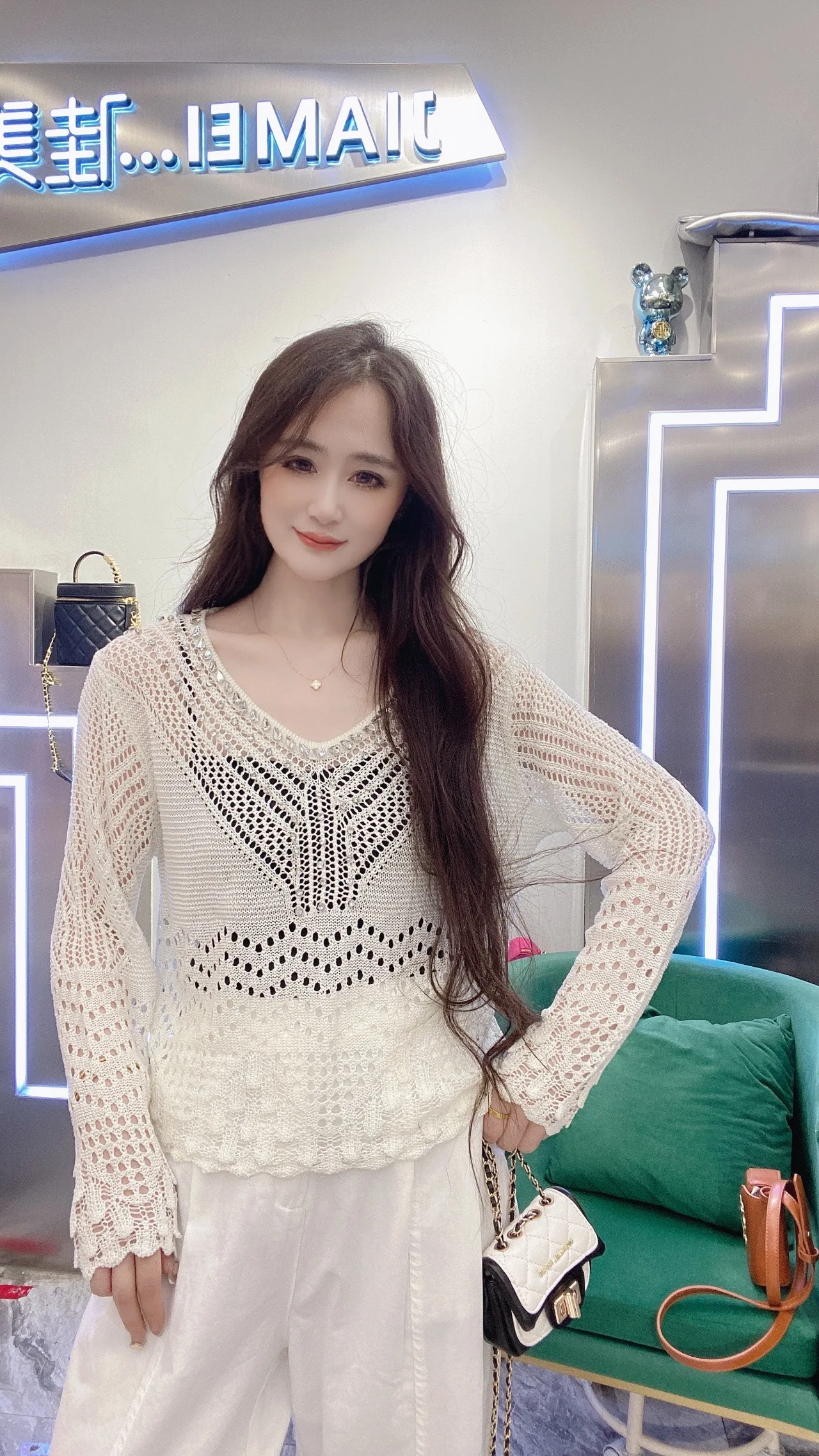 Solid Hollow Out Beading Knitted Pullover Linen Sweater Women's Long Sleeve V Neck Vintage Loose Jumper Tops N46
Solid Hollow Out Beading Knitted Pullover Linen Sweater Women's Long Sleeve V Neck Vintage Loose Jumper Tops N46