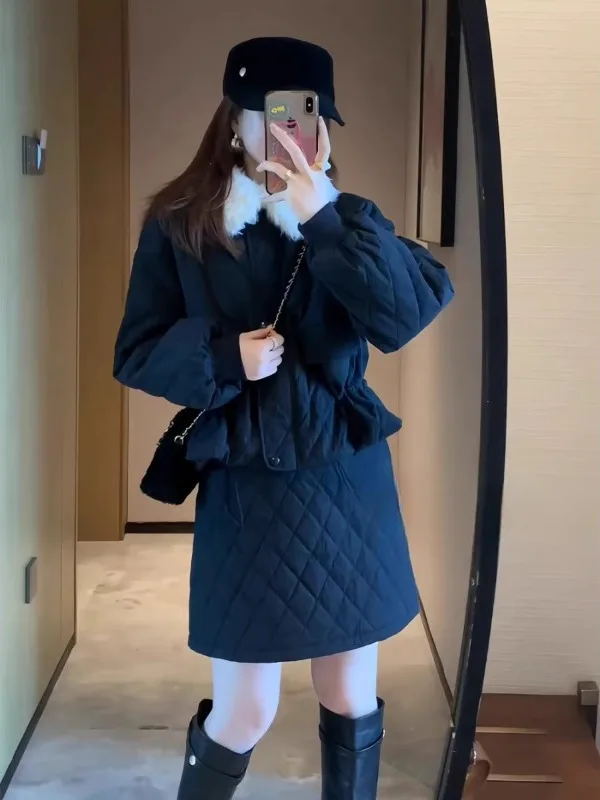 Комплект из двух предметов: стеганая теплая хлопковая куртка больших размеров и юбка-обертка для женщин, стильный повседневный наряд
Комплект из двух предметов: стеганая теплая хлопковая куртка больших размеров и юбка-обертка для женщин, стильный повседневный наряд