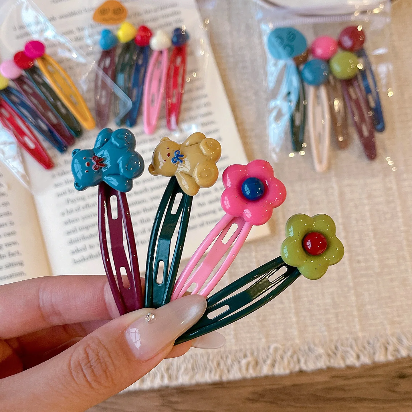2026 New 5pcs/set Korean Heart Hair Clips For Girls Cute Floral Snap Clips No Hurt Hair Barretter Toddler Kids Accessories Gift
2026 New 5pcs/set Korean Heart Hair Clips For Girls Cute Floral Snap Clips No Hurt Hair Barretter Toddler Kids Accessories Gift