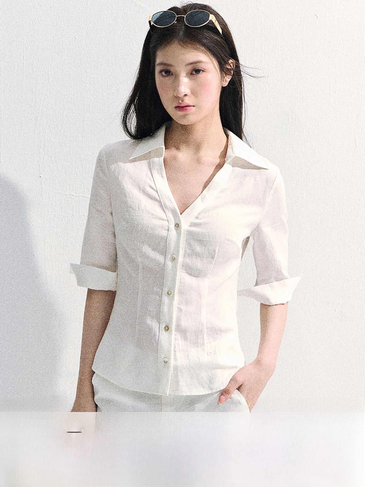 101PASSION Women's Short Linen Shirt V-neck Slim Fit Korean Style Commute Fashion Breathable Skin-friendly Button up Top
101PASSION Women's Short Linen Shirt V-neck Slim Fit Korean Style Commute Fashion Breathable Skin-friendly Button up Top
