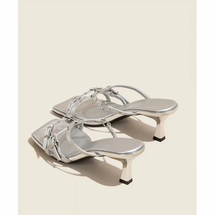 Women's High Heel Sandals Summer 2026 New Versatile Open Toe Evening Wind Single Strap Silver Stiletto Slippers
Women's High Heel Sandals Summer 2026 New Versatile Open Toe Evening Wind Single Strap Silver Stiletto Slippers