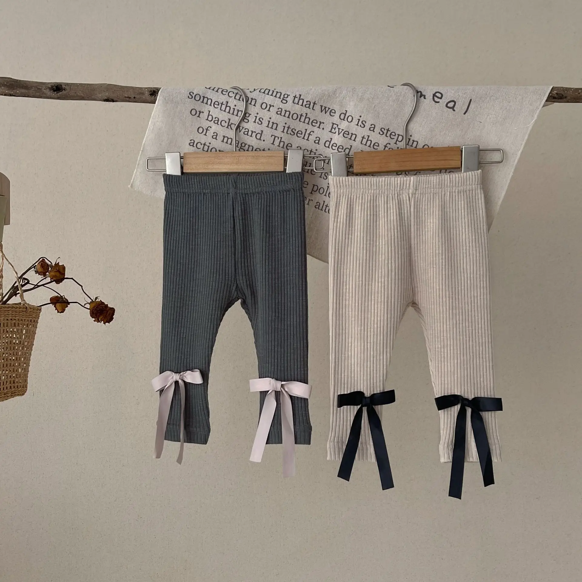 Autumn New Baby Cotton Leggings Infant Stretch Pants Toddler Girl Bow Ribbed Leggings Solid Casual Trousers Baby Clothes 0-24M
Autumn New Baby Cotton Leggings Infant Stretch Pants Toddler Girl Bow Ribbed Leggings Solid Casual Trousers Baby Clothes 0-24M