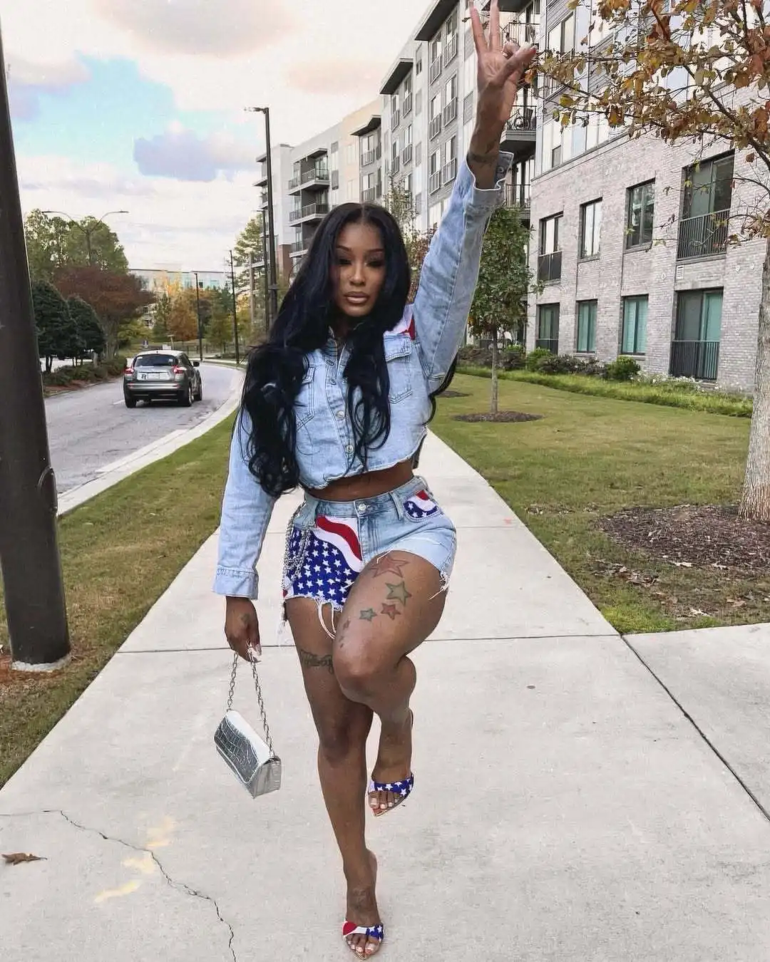 Women Shorts Set Fall Fashion Print Long Sleeves Slim Denim Jacket And Jeans Shorts Casual Two Pieces Set Women Denim Jacket Set
Women Shorts Set Fall Fashion Print Long Sleeves Slim Denim Jacket And Jeans Shorts Casual Two Pieces Set Women Denim Jacket Set