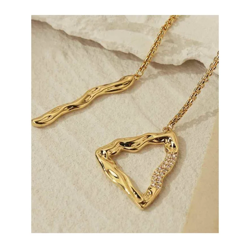 Triangle Pendant Accessories Sweater Chain Necklace Design Sense Light Luxury Versatile Hip Hop Niche Collarbone Chain Tide
Triangle Pendant Accessories Sweater Chain Necklace Design Sense Light Luxury Versatile Hip Hop Niche Collarbone Chain Tide