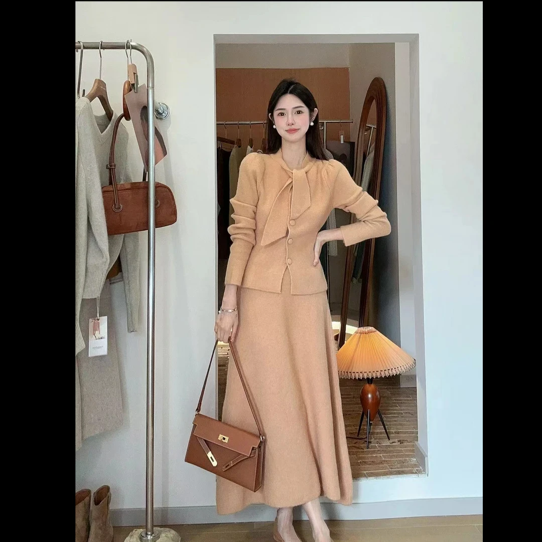 2024 High-end Advanced Elegant Knitted Slimming and Gentle French Fragrance Style Autumn and Winter 2 Pics Women's Outfits
2024 High-end Advanced Elegant Knitted Slimming and Gentle French Fragrance Style Autumn and Winter 2 Pics Women's Outfits