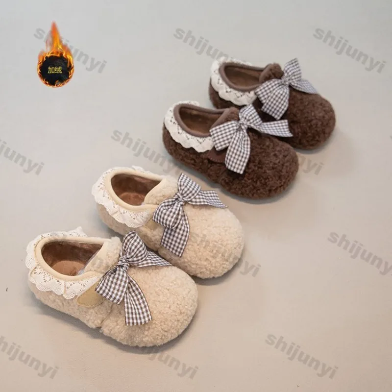 Girls Cotton Shoes 2025 Winter Warm Plush Fur Fluffy Children Flat Shoes Kids Comfortable Fashion Retro Lace Bow Casual Shoes
Girls Cotton Shoes 2025 Winter Warm Plush Fur Fluffy Children Flat Shoes Kids Comfortable Fashion Retro Lace Bow Casual Shoes
