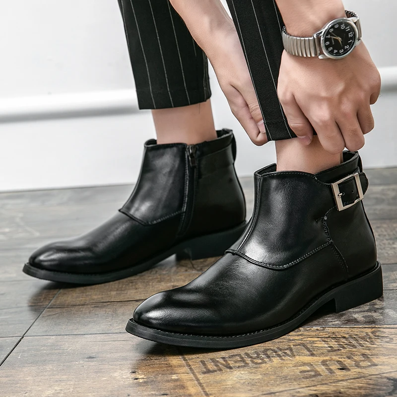 Winter Boots High Quality Chelsea Leather Boots Men Business Designer Boots Fashion Thick Sole Pointed Toe Patent Leather Boots
Winter Boots High Quality Chelsea Leather Boots Men Business Designer Boots Fashion Thick Sole Pointed Toe Patent Leather Boots