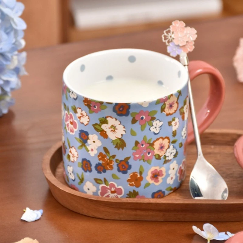 Water Cup Cute Niche Style Couple Cup Cover Large Capacity Ceramic Mug High-end Sense
Water Cup Cute Niche Style Couple Cup Cover Large Capacity Ceramic Mug High-end Sense