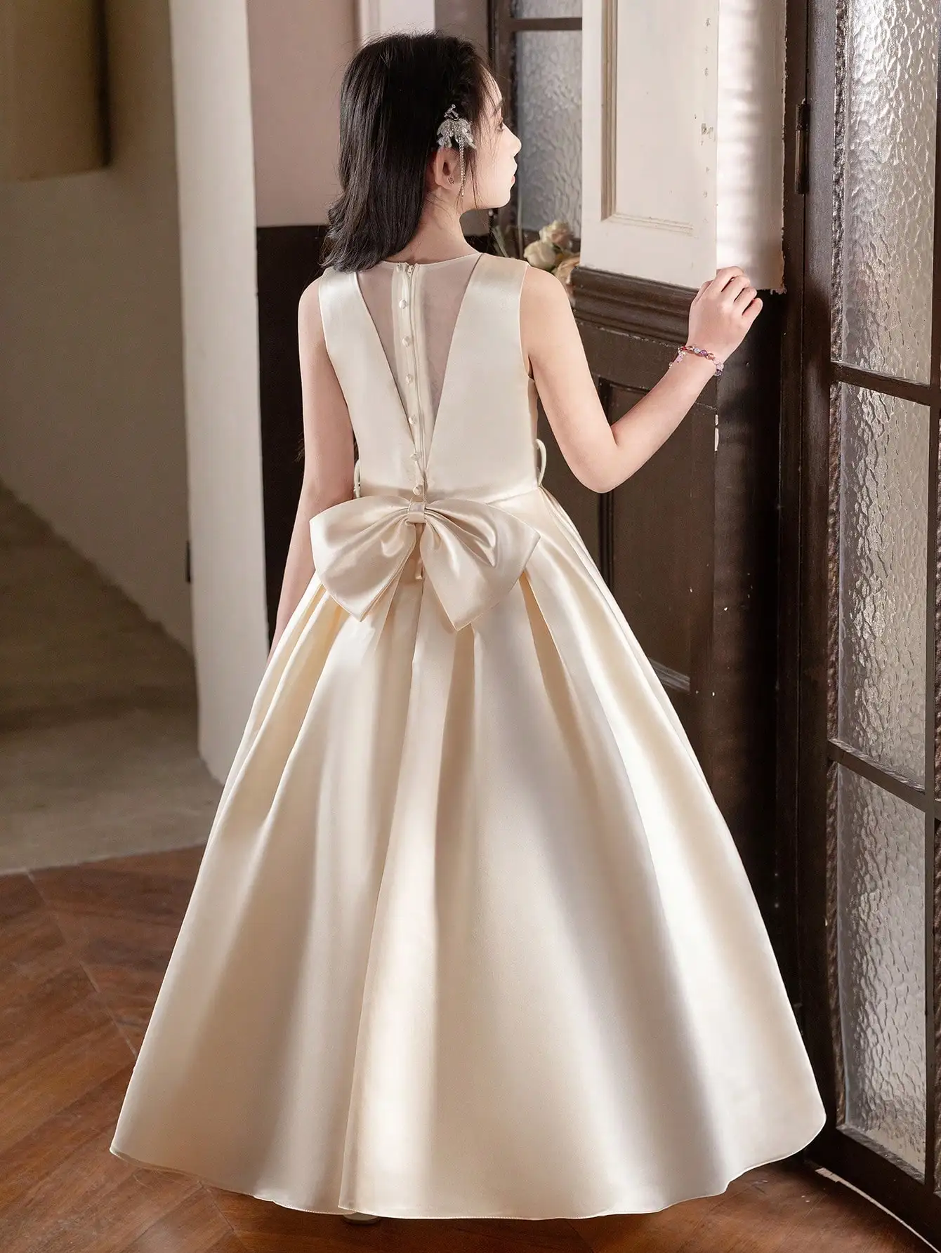 Champagne Long Formal Dress With Big Bow For Wedding Bridesmaid Party
Champagne Long Formal Dress With Big Bow For Wedding Bridesmaid Party