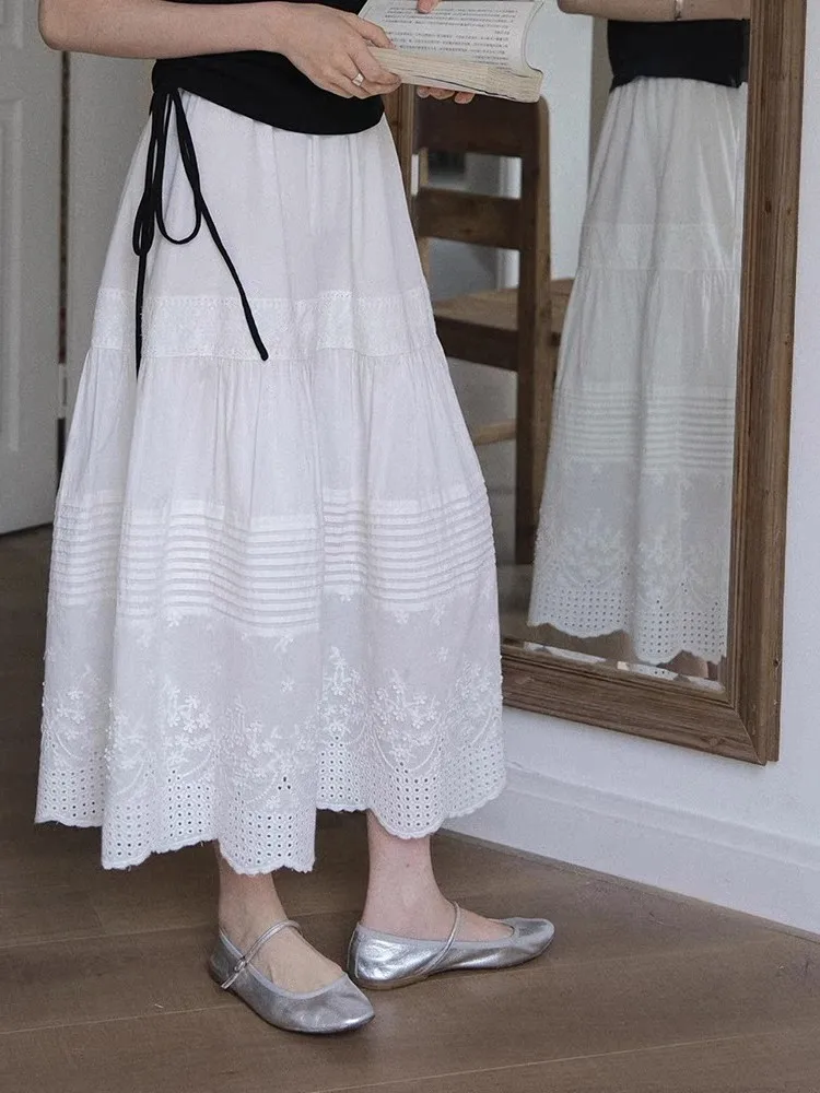 Белая вышитая юбка-миди трапециевидной формы, женская летняя юбка с высокой талией и тяжелой вышивкой, юбка-зонтик Ele 
Белая вышитая юбка-миди трапециевидной формы, женская летняя юбка с высокой талией и тяжелой вышивкой, юбка-зонтик Ele