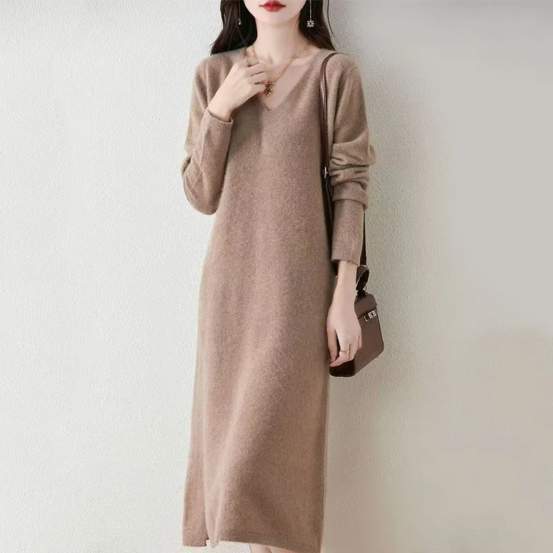 Fall/Winter New V-neck Wool Knitted Long Fashion Skirt Women Split Bottom Dress
Fall/Winter New V-neck Wool Knitted Long Fashion Skirt Women Split Bottom Dress