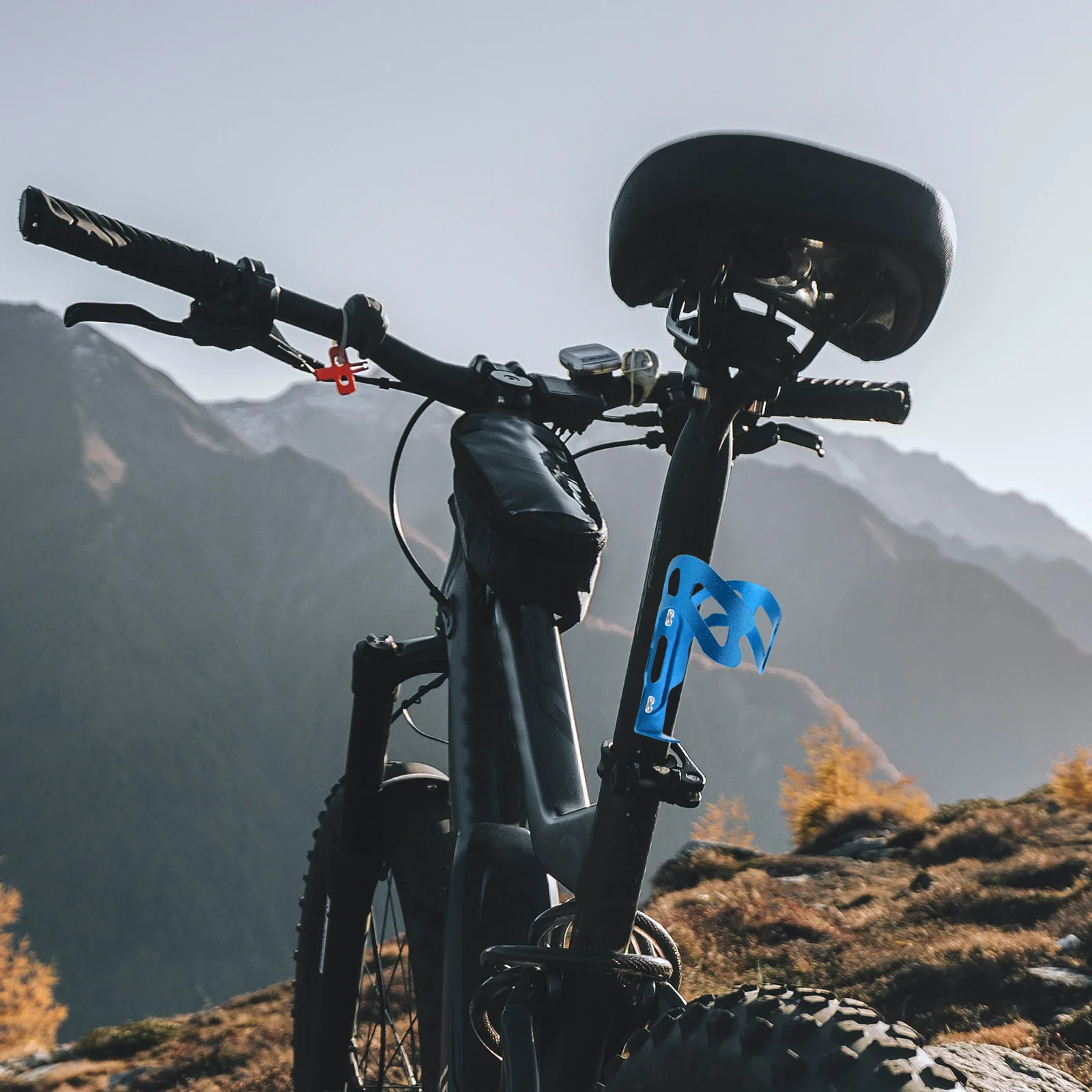 1 set Bike Water Bottle Cage Aluminum Alloy Lightweight Durable Mount For Bicycle Backpack Belt Handlebar Outdoor Sports Safety
1 set Bike Water Bottle Cage Aluminum Alloy Lightweight Durable Mount For Bicycle Backpack Belt Handlebar Outdoor Sports Safety