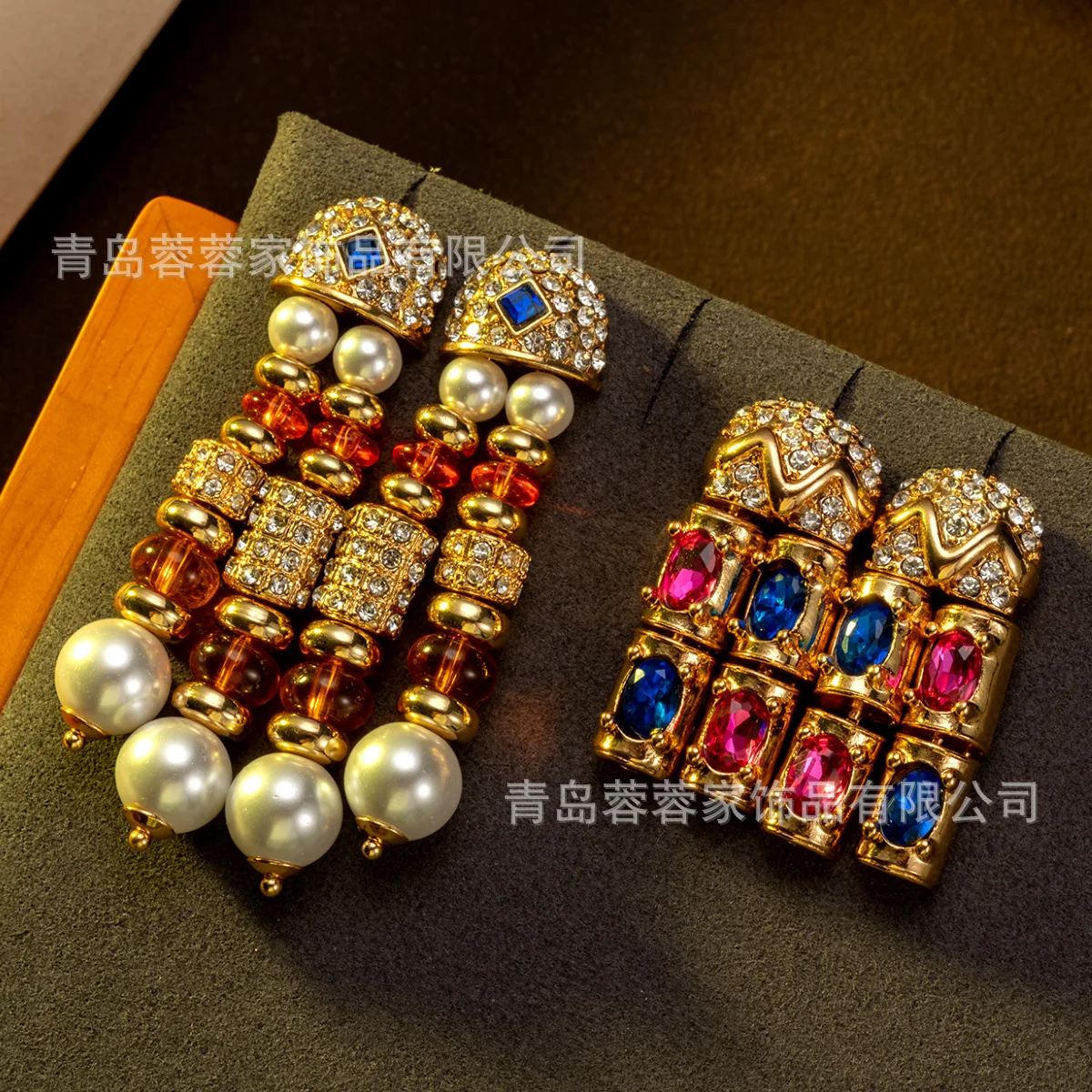 vintage Retro palace style colored earrings zircon rhinestone stud earrings Classical
vintage Retro palace style colored earrings zircon rhinestone stud earrings Classical