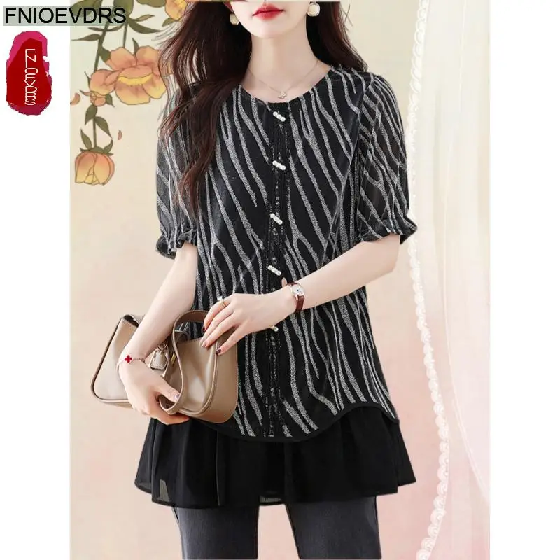 Свободная одежда для женщин, лето 2021, модная офисная женская базовая туника на пуговицах с оборками, ретро, винтажная женская элегантная черная туника с баской, топы
Свободная одежда для женщин, лето 2021, модная офисная женская базовая туника на пуговицах с оборками, ретро, винтажная женская элегантная черная туника с баской, топы