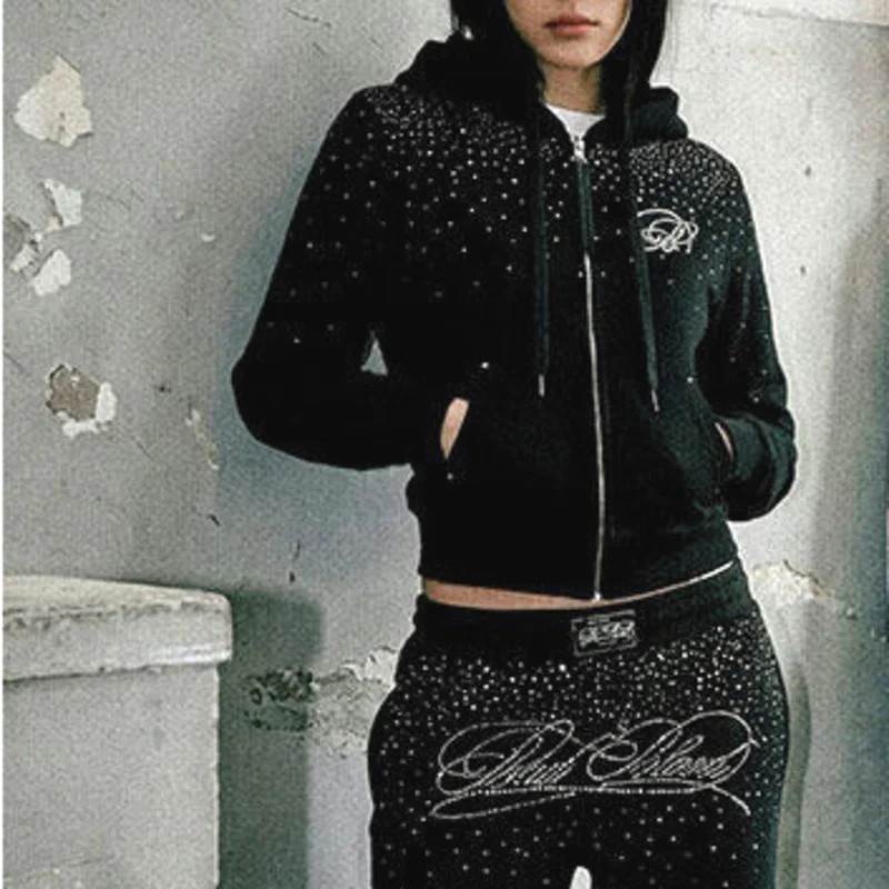 Y2k Alphabet Hot Stamping Sports Set Women's Spring Autumn Fashion Street Solid Color Comfortable Long Sleeved Hooded Pants Suit
Y2k Alphabet Hot Stamping Sports Set Women's Spring Autumn Fashion Street Solid Color Comfortable Long Sleeved Hooded Pants Suit