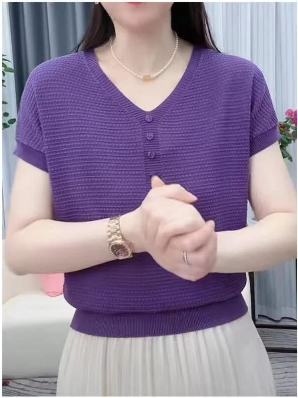 Summer 2026 Fashion Versatile V-Neck Knitwear Loose Thin Short Sleeve Women's T-Shirt Mom Style Breathable Polyester Fiber
Summer 2026 Fashion Versatile V-Neck Knitwear Loose Thin Short Sleeve Women's T-Shirt Mom Style Breathable Polyester Fiber