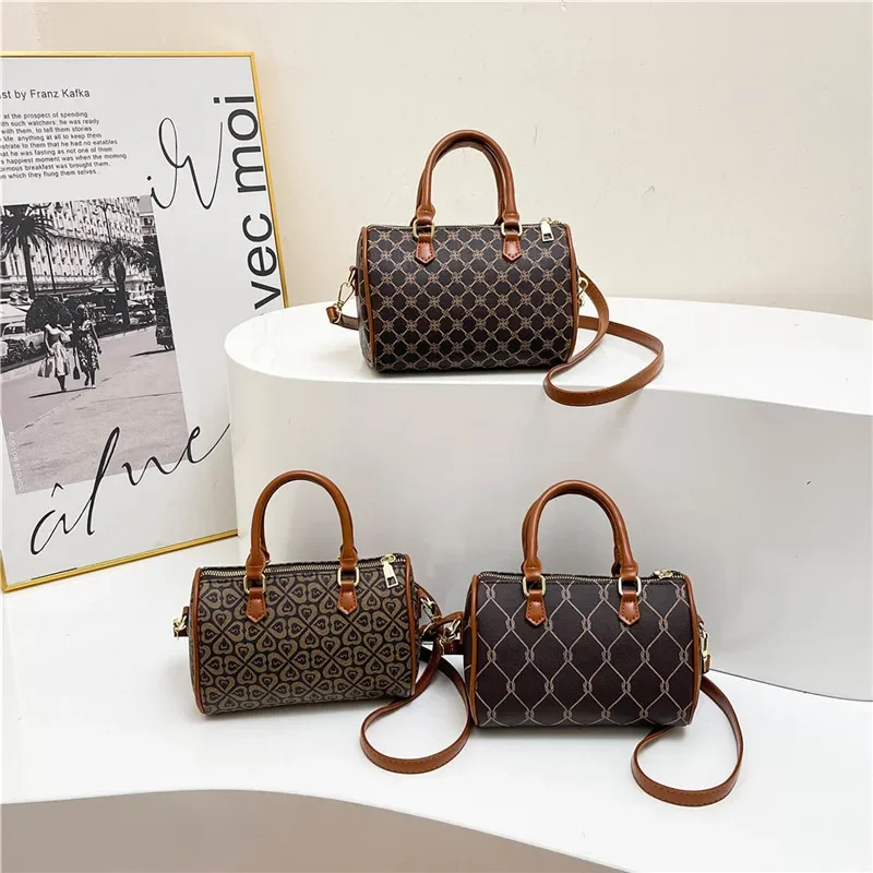 2025 Network Retro Hand-held Bucket Bag - 3-second Convertible Shoulder Bag, A Must-have for Women's Commuting
2025 Network Retro Hand-held Bucket Bag - 3-second Convertible Shoulder Bag, A Must-have for Women's Commuting