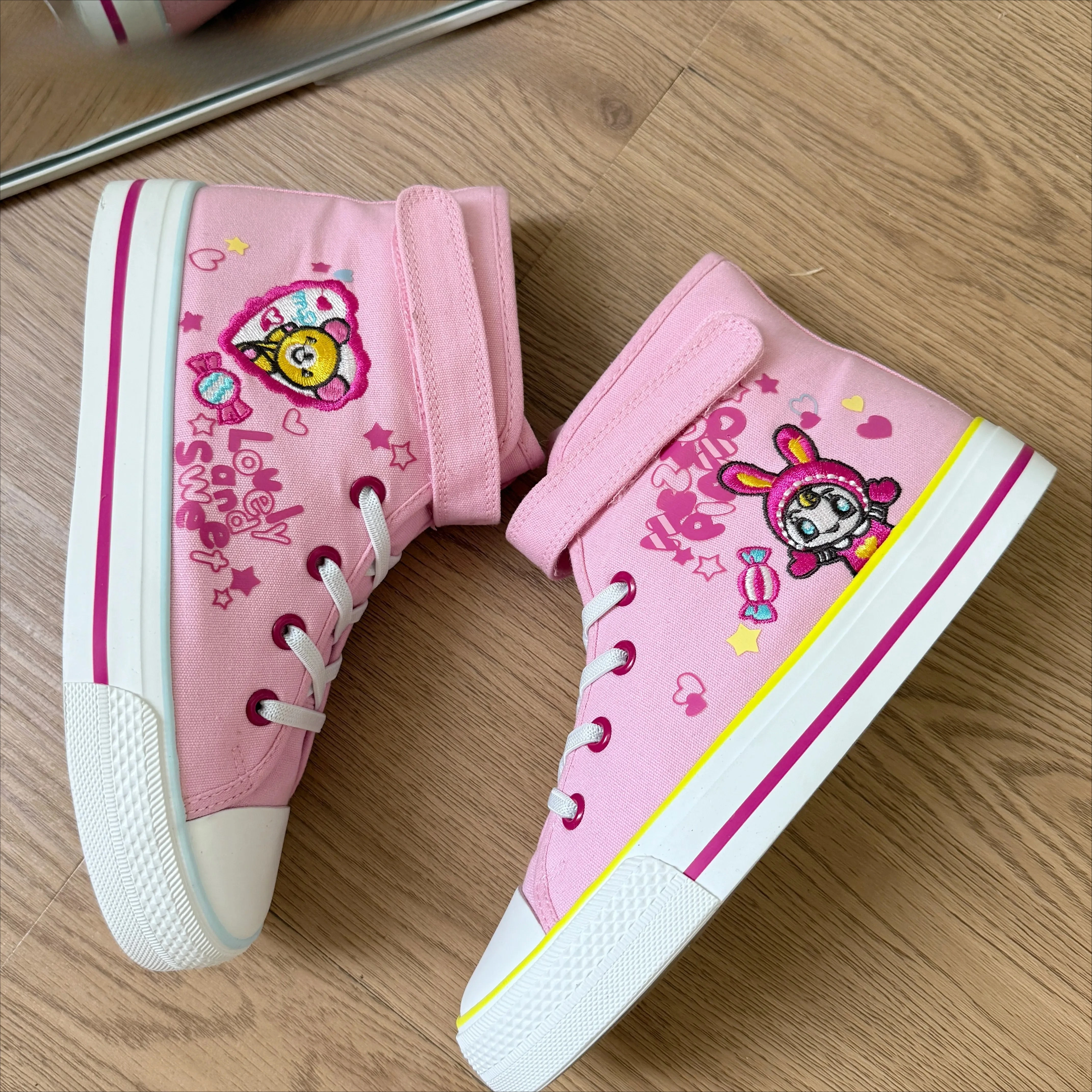 Japanese Original Sweet Cute Casual Pink Canvas Shoes Women Spring Summer New Cartoon Embroidered Kawaii Shoes Pumps Soft Girl
Japanese Original Sweet Cute Casual Pink Canvas Shoes Women Spring Summer New Cartoon Embroidered Kawaii Shoes Pumps Soft Girl