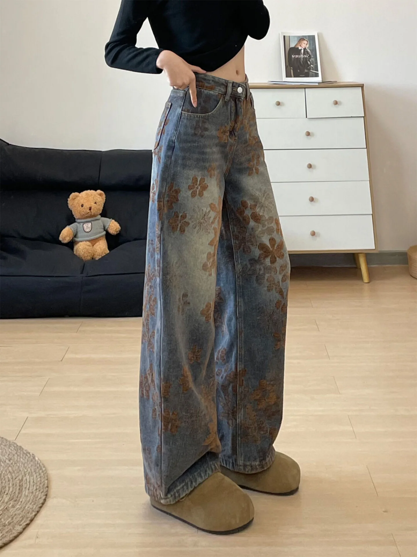 Washed Vintage High Waist Wide Leg Jeans Women's Straight Cut Floor Length Pants Casual Style Autumn Winter Collection
Washed Vintage High Waist Wide Leg Jeans Women's Straight Cut Floor Length Pants Casual Style Autumn Winter Collection