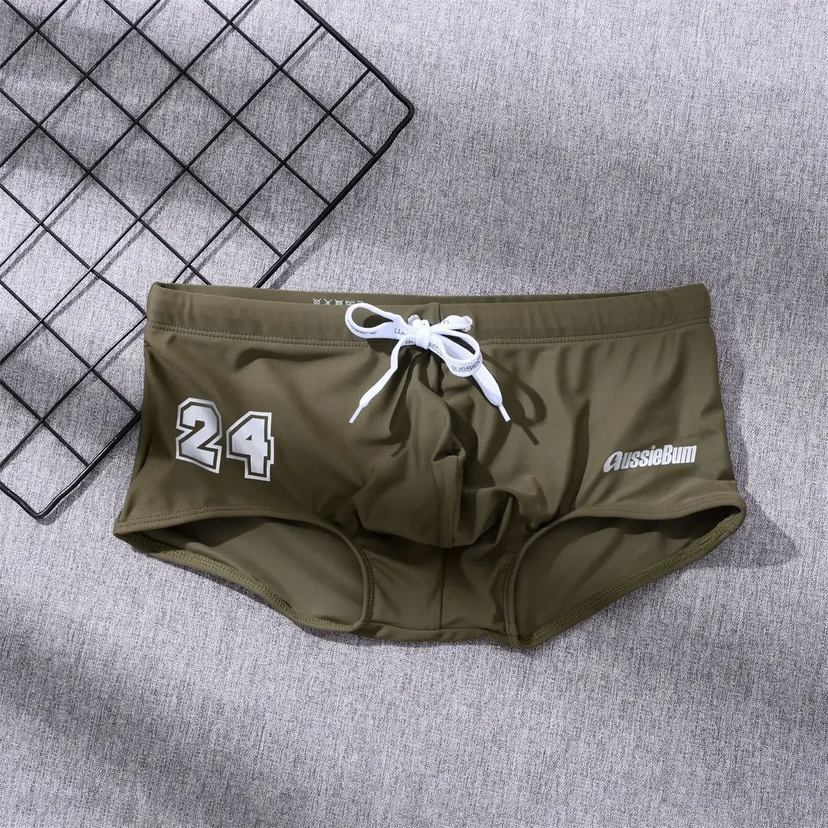 Men's Swimming Trunk Tie Up Low-rise Bulge Pouch Hot Spring Swimwear Beach Board Short Seaside Letter Print Quick Dry Sportswear
Men's Swimming Trunk Tie Up Low-rise Bulge Pouch Hot Spring Swimwear Beach Board Short Seaside Letter Print Quick Dry Sportswear