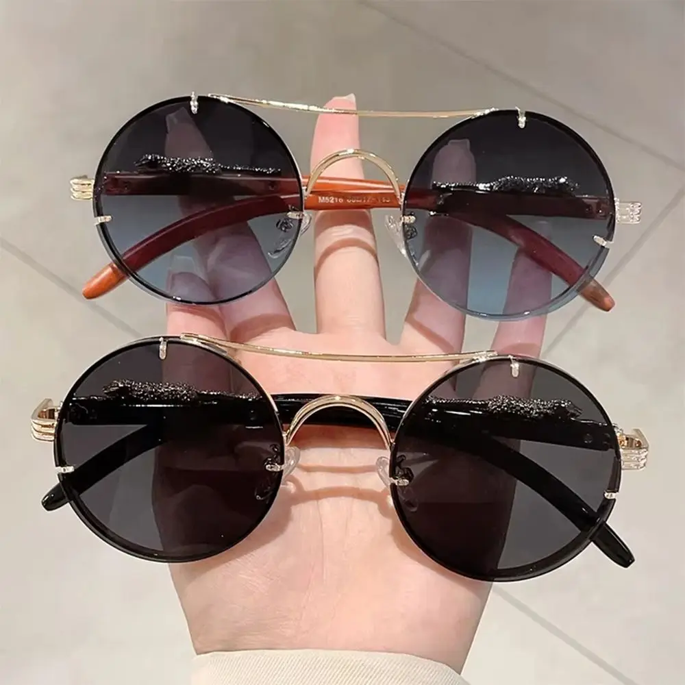 Multicolor Luxury Design Round Sunglasses Cheetah Decoration UV Protection Gradient Shades Double Bridge Eyewear Unisex
Multicolor Luxury Design Round Sunglasses Cheetah Decoration UV Protection Gradient Shades Double Bridge Eyewear Unisex