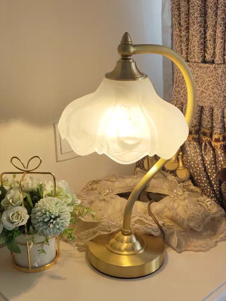 All copper decorative table lamp bedroom bronze retro creative simple flower lamp
All copper decorative table lamp bedroom bronze retro creative simple flower lamp