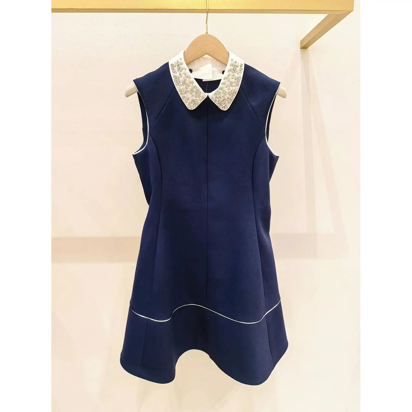 Fashionable Detachable Rhinestone Square Collar Color Block Sleeveless Slim Fit Dress French Style Cotton Blend Medium Stretch
Fashionable Detachable Rhinestone Square Collar Color Block Sleeveless Slim Fit Dress French Style Cotton Blend Medium Stretch