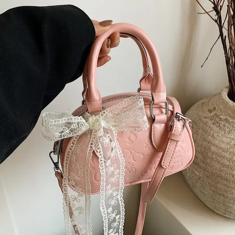 Stylish White Woven Women Crossbody Bag Fashion Mini Handbag Durable Shoulder Purse with Lock Decoration
Stylish White Woven Women Crossbody Bag Fashion Mini Handbag Durable Shoulder Purse with Lock Decoration