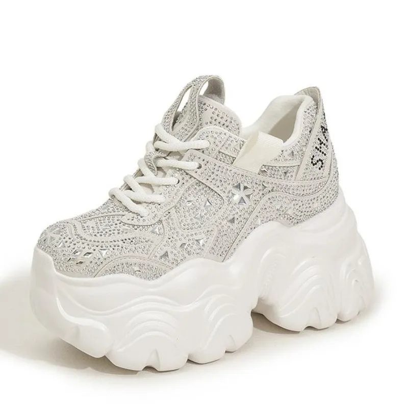 11CM Microfiber Leather Women Breathable Casual Platform Wedge Vulcanize Bling 2025 Fashion Chunky Sneaker Autumn Fashion Shoes
11CM Microfiber Leather Women Breathable Casual Platform Wedge Vulcanize Bling 2025 Fashion Chunky Sneaker Autumn Fashion Shoes