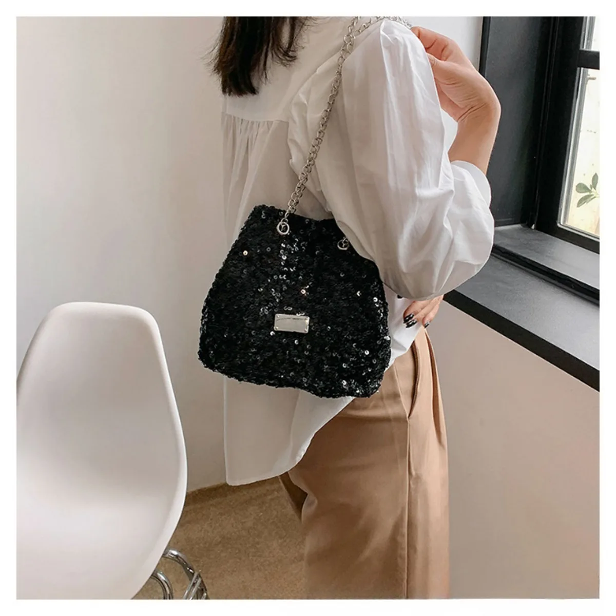 1pc sequined small bag women's fashion chain crossbody shoulder bucket bag trendy bag
1pc sequined small bag women's fashion chain crossbody shoulder bucket bag trendy bag