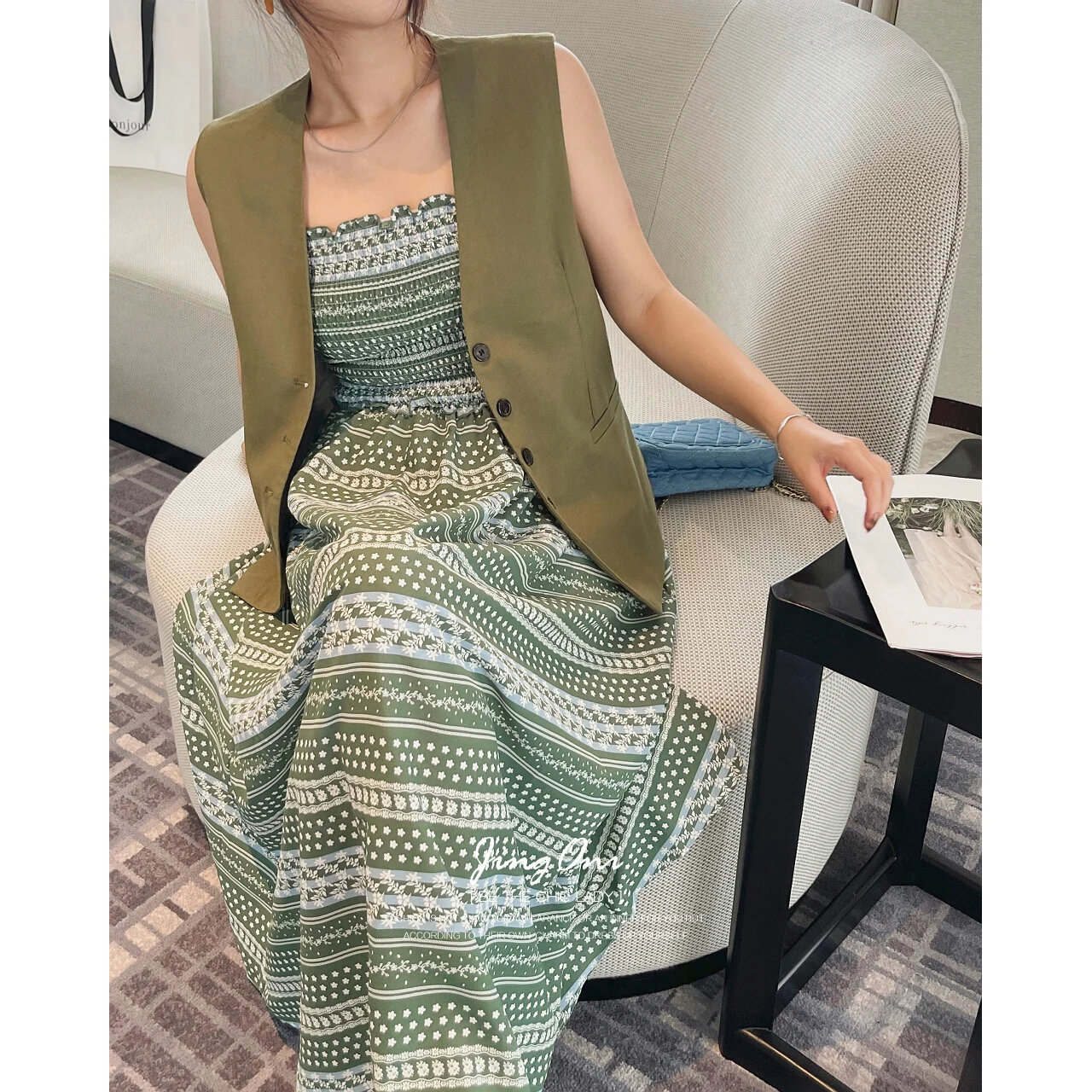 Linen Vest Waistcoat Y2k 2023 Woman Clothing Summer Korean Fashion Vintage Elegant Sleeveless Classic Top Cropped Jacket Suit
Linen Vest Waistcoat Y2k 2023 Woman Clothing Summer Korean Fashion Vintage Elegant Sleeveless Classic Top Cropped Jacket Suit