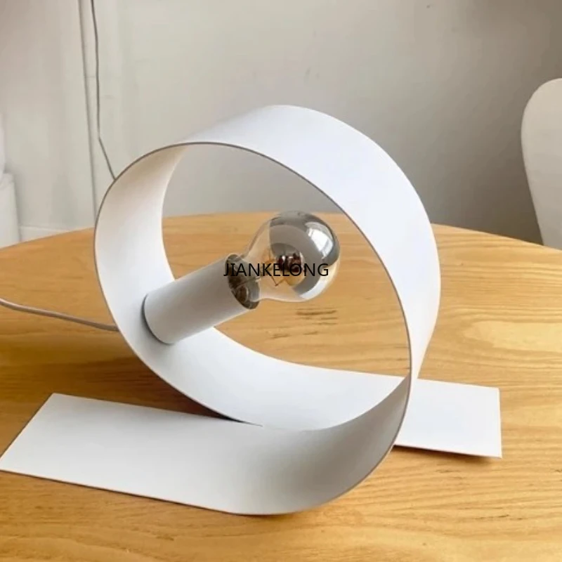 Original Desk Lamp, Ridesharing Nordic Mid-Century Space Age Style Simple Retro Atmosphere Lamp for Desktop Bedroom
Original Desk Lamp, Ridesharing Nordic Mid-Century Space Age Style Simple Retro Atmosphere Lamp for Desktop Bedroom