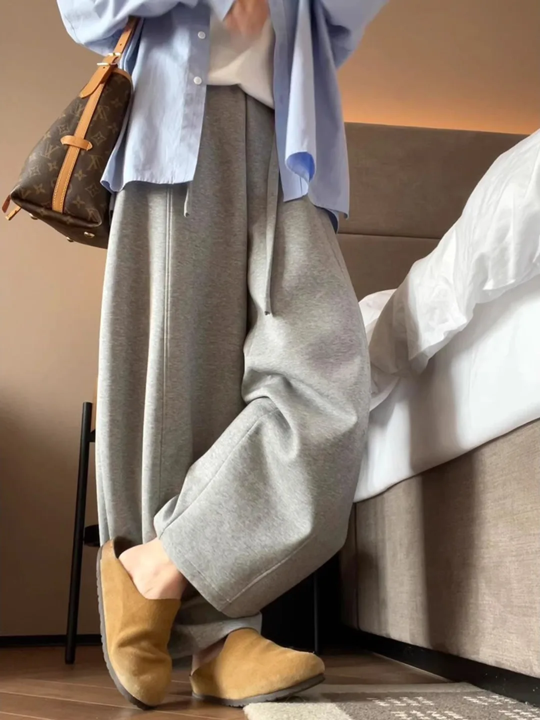 plus Size Women's Grey Wide Leg Pants High Waist Straight Cut Casual Trousers Summer New Style Slimming Belly Covering Drapey
plus Size Women's Grey Wide Leg Pants High Waist Straight Cut Casual Trousers Summer New Style Slimming Belly Covering Drapey
